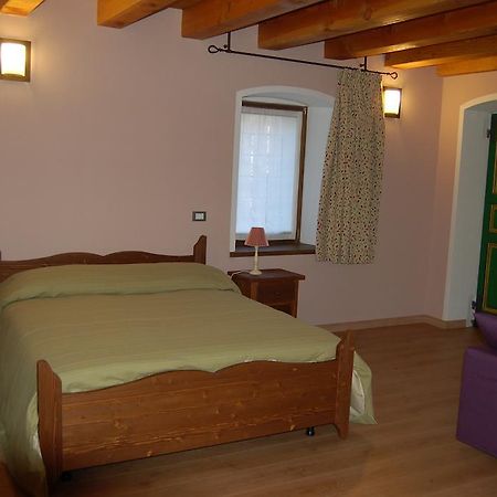 Il Nocciolo Bed and Breakfast Bard Eksteriør billede